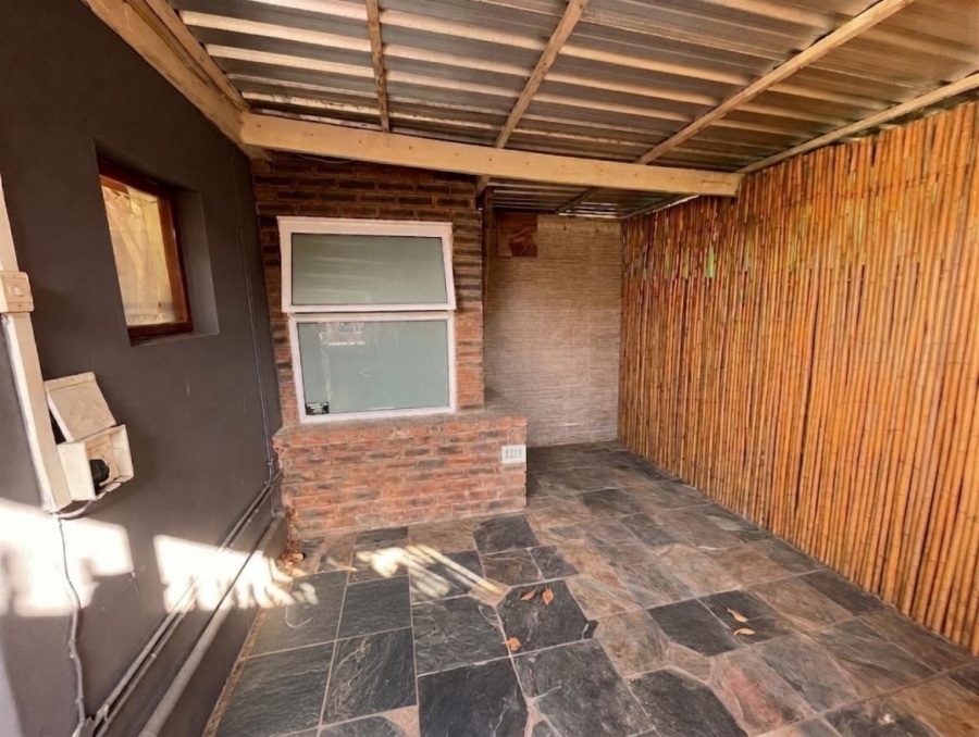 5 Bedroom Property for Sale in Quigney Eastern Cape
